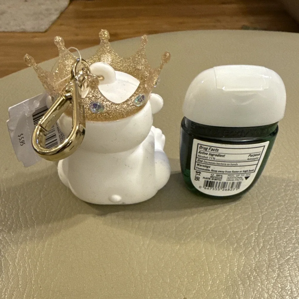 BBW Crown Royal Polar Bear Pocketbac Holder‎ And Vanilla Bean Noel Sanitizer Gel
